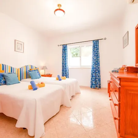 Cape - Moradia Tranquila Com Piscina E Bbq Em * Lagoa (Algarve)