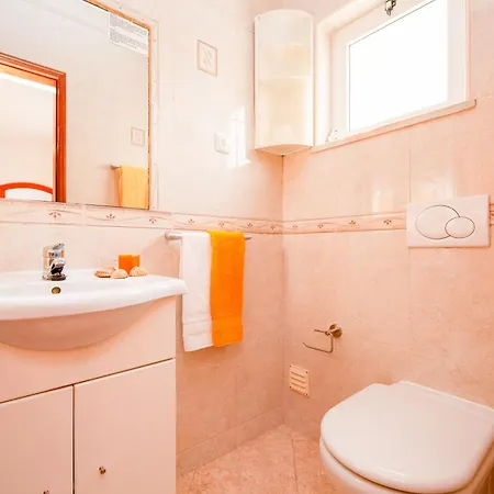 Cape - Moradia Tranquila Com Piscina E Bbq Em Villa Lagoa (Algarve)